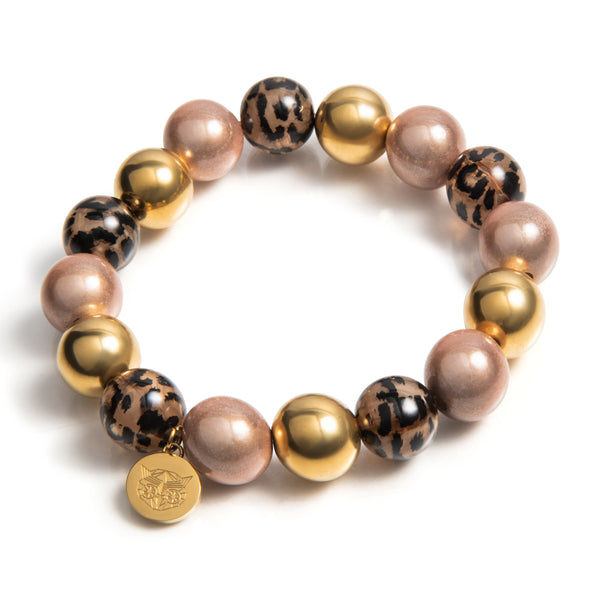 Unieke armband door de mix van luxe kralen, in Nederland gemaakt, met speciaal 3D effect en panter print. Huidvriendelijk en verpakt in een luxe Lemon Luxury cadeauverpakking
